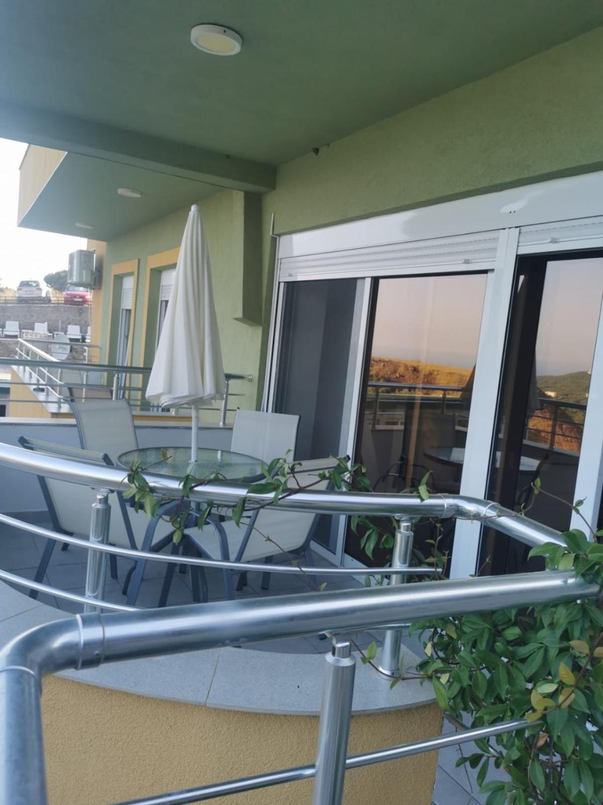 בודווה Apartments Bibic מראה חיצוני תמונה