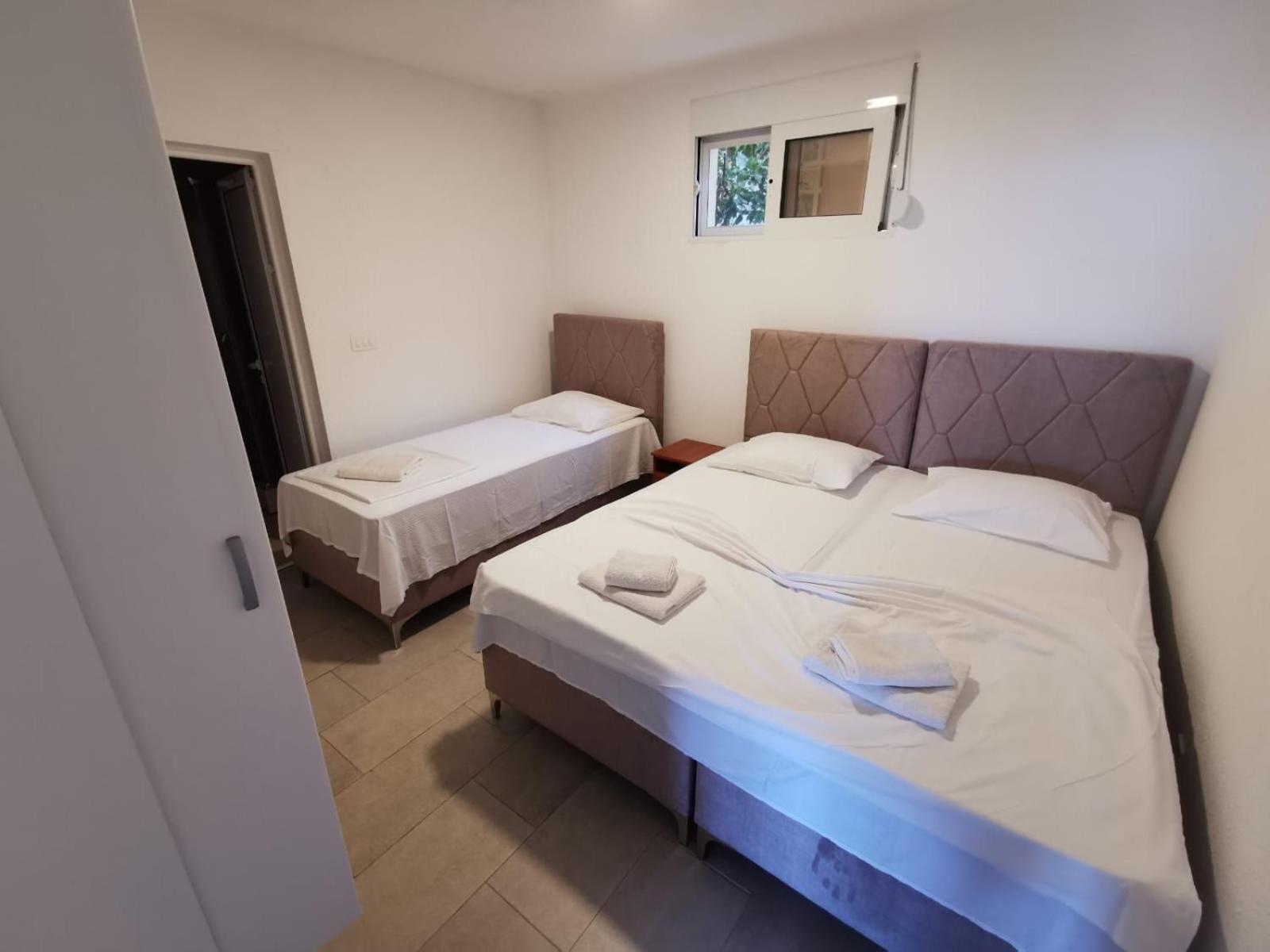 בודווה Apartments Bibic מראה חיצוני תמונה