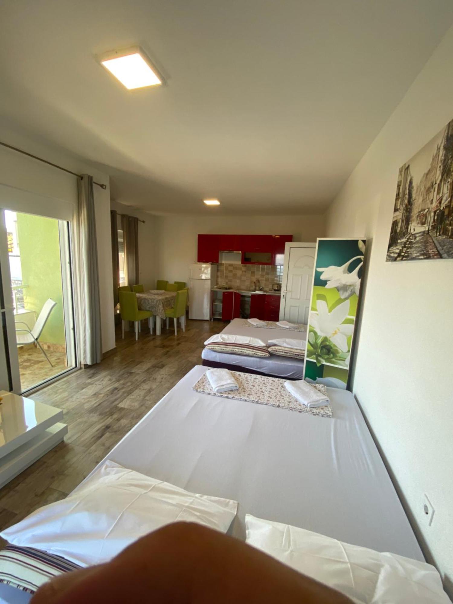 בודווה Apartments Bibic מראה חיצוני תמונה