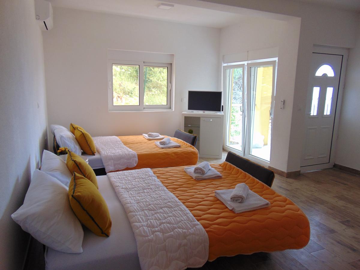 בודווה Apartments Bibic מראה חיצוני תמונה